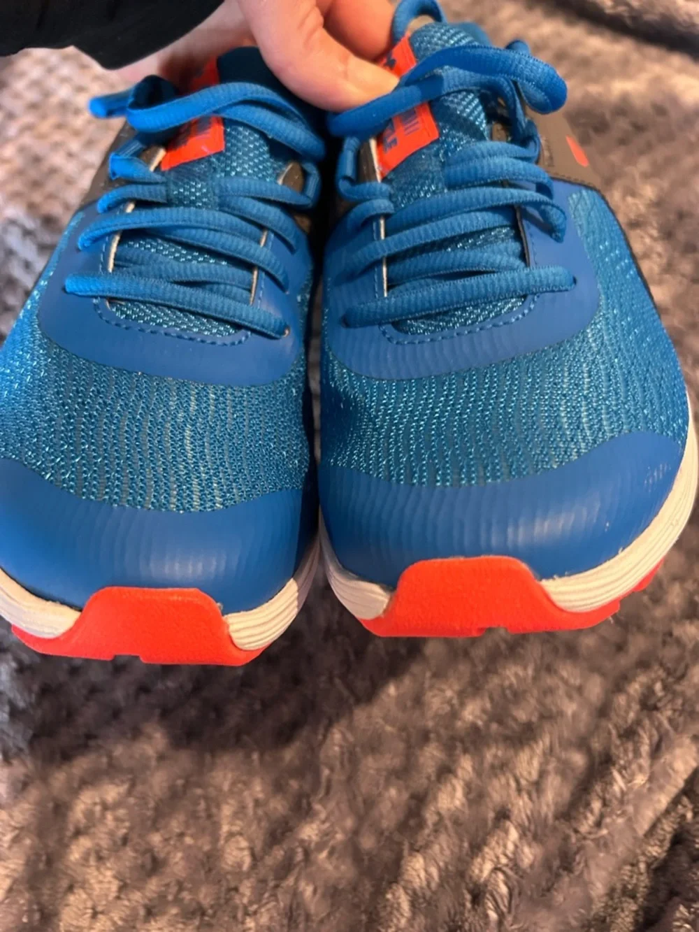 New Under Armour Boys sz4.5 Blue and Red Orange Shoes - Picture 4 of 8